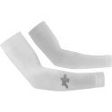 MANGUITOS ASSOS 1/3 UV PROTECTOR P1 BLANCO UNISEX | Ravet Bike