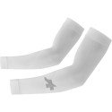 MANGUITOS ASSOS 1/3 UV PROTECTOR P1 BLANCO UNISEX | Ravet Bike